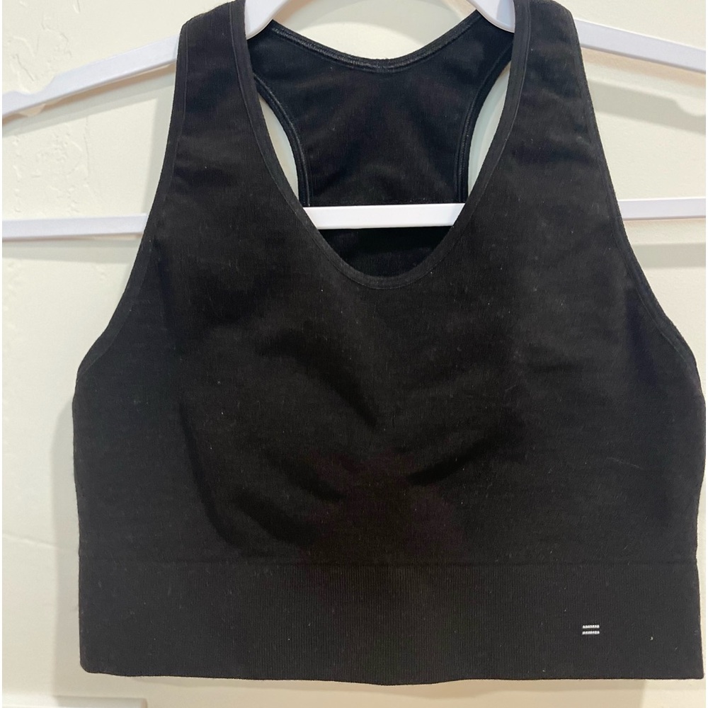 Branwyn ESSENTIAL RACERBACK SPORTS BRA in Black Color, Size Medium New w/ no tag
